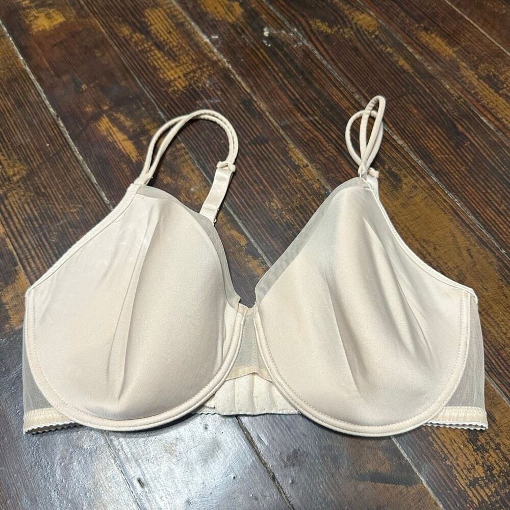 Wacoal retro chic nude semi sheer lacy sides 36D bra